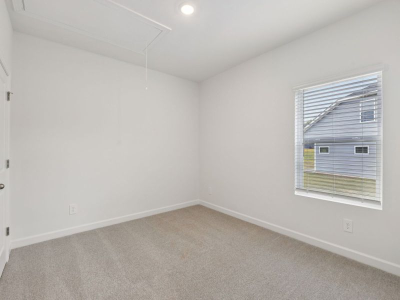 Spacious, unfurnished interior of a new home in Brighton Springs, York (Image 17).