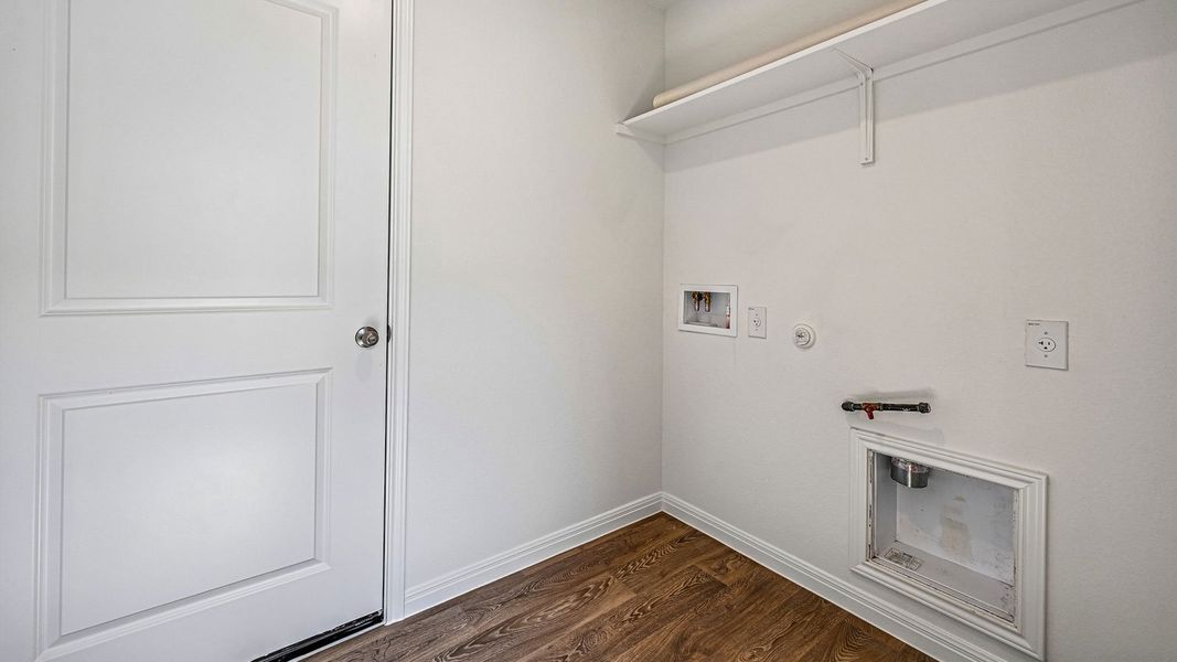 Spacious, unfurnished interior of a new home in Southgrove, Kyle (Image 30).