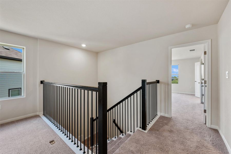 Spacious, unfurnished interior of a new home in Covered Bridge, Hutto (Image 18).