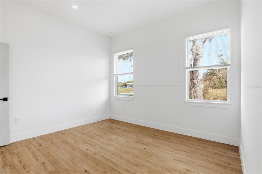 Spacious, unfurnished interior of a new home in , Orlando (Image 31).