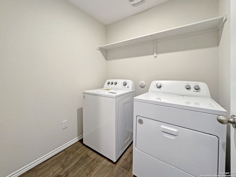 Close-up of interior finishes inside a home in Saengerhalle Meadows, New Braunfels (Image 10).