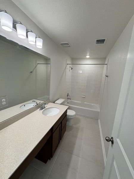 Furnished interior view inside a new home in Sonterra - Cool Water, Jarrell (Image 5). Furnished interior view inside a new home in Sonterra - Cool Water, Jarrell (Image 5).