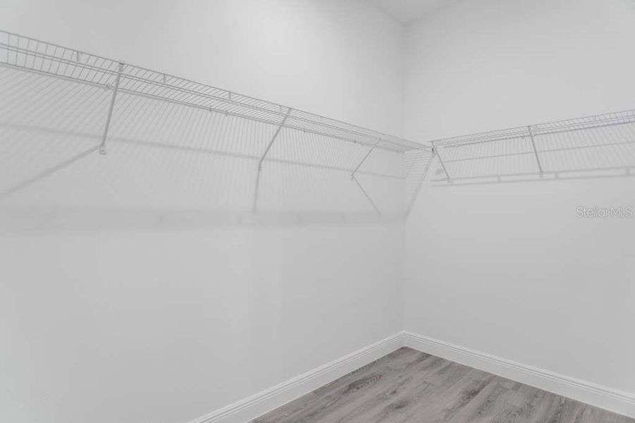 Spacious, unfurnished interior of a new home in , Ocala (Image 14).