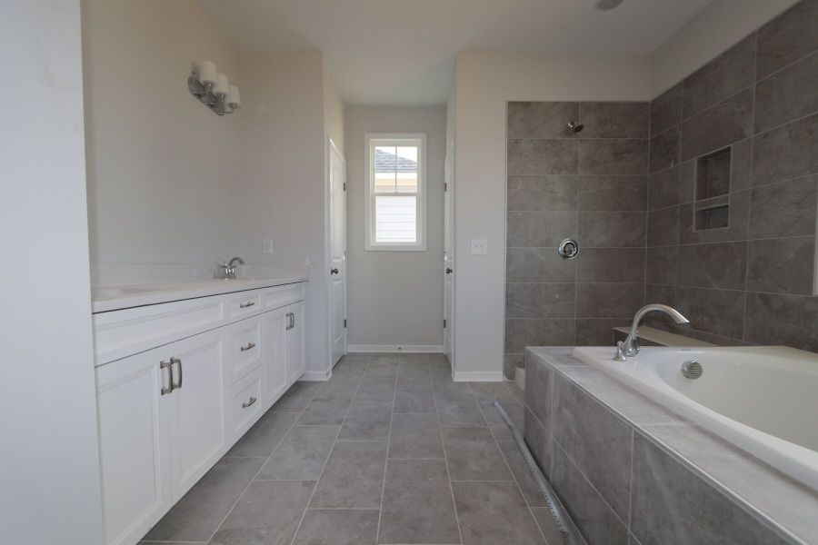 Owner's Bathroom Owner's Bathroom