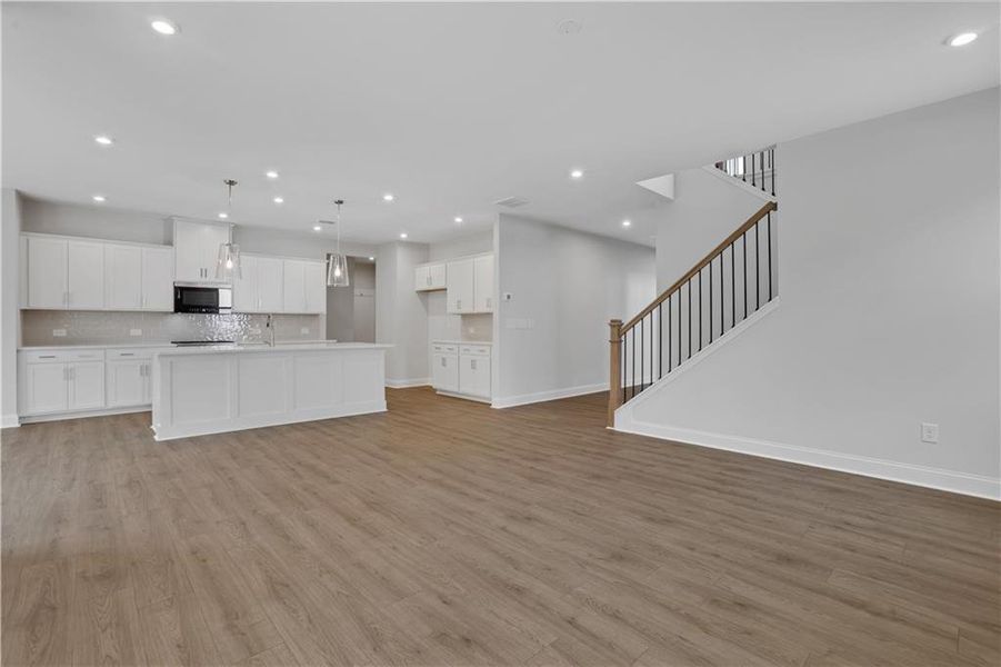Spacious, unfurnished interior of a new home in Cambridge at Steels Bridge, Canton (Image 46).