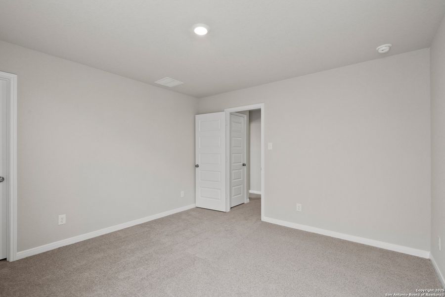 Spacious, unfurnished interior of a new home in Hickory Ridge, Elmendorf (Image 25). Spacious, unfurnished interior of a new home in Hickory Ridge, Elmendorf (Image 25).