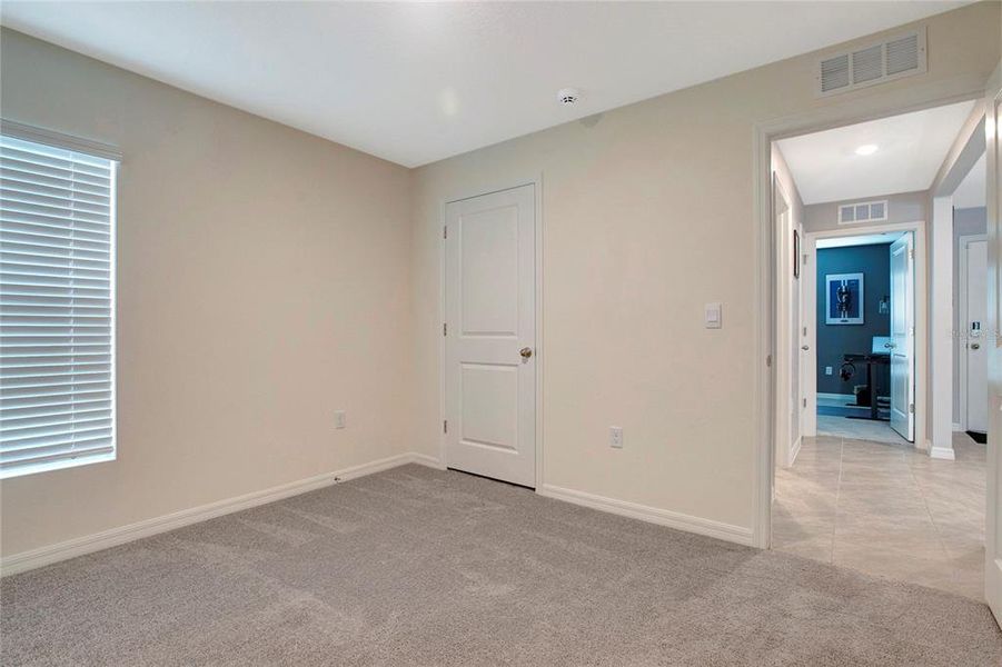 Spacious, unfurnished interior of a new home in River Park, Temple Terrace (Image 24).