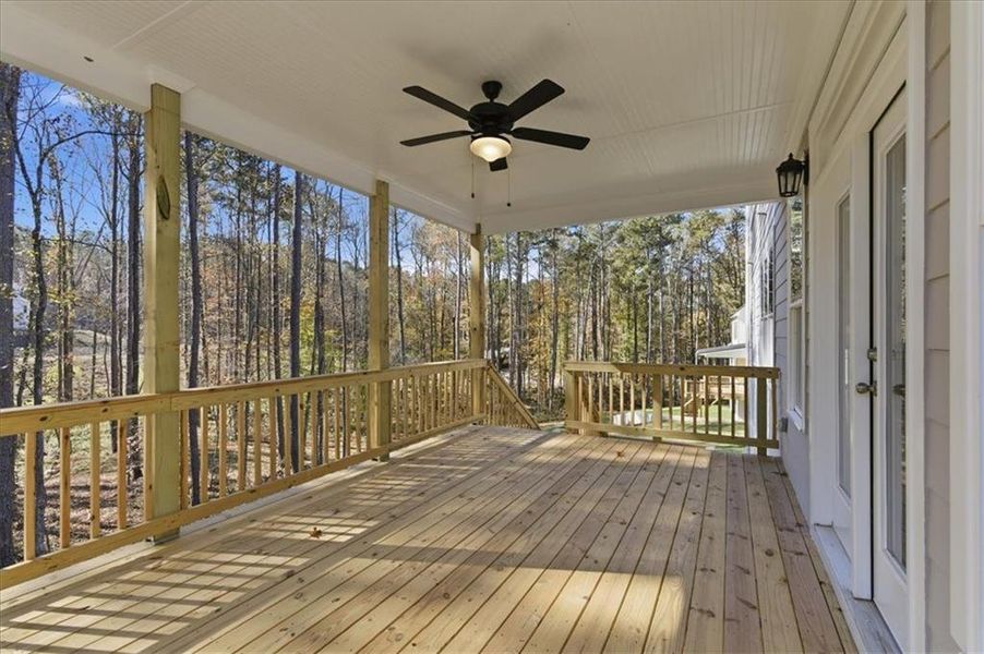 Exterior details and patio area of a home in Ford Landing, Acworth (Image 30).