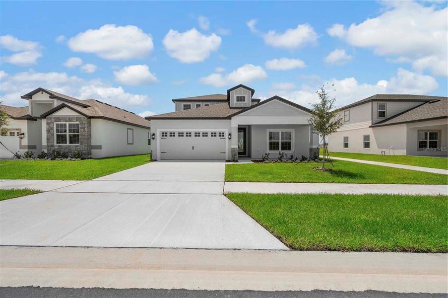 Image 29 of a home in Gum Lake Preserve.