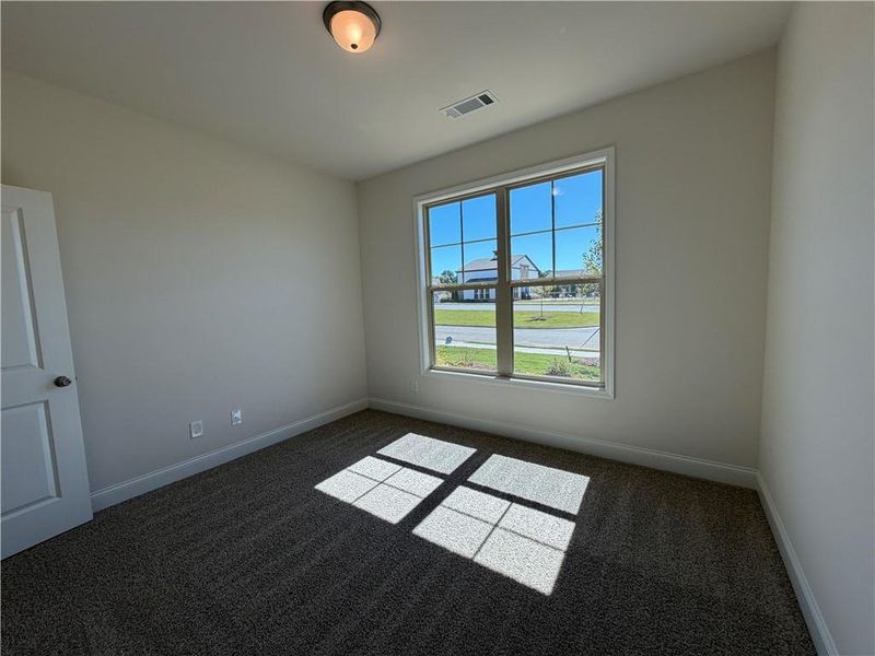 Spacious, unfurnished interior of a new home in , Jefferson (Image 36).
