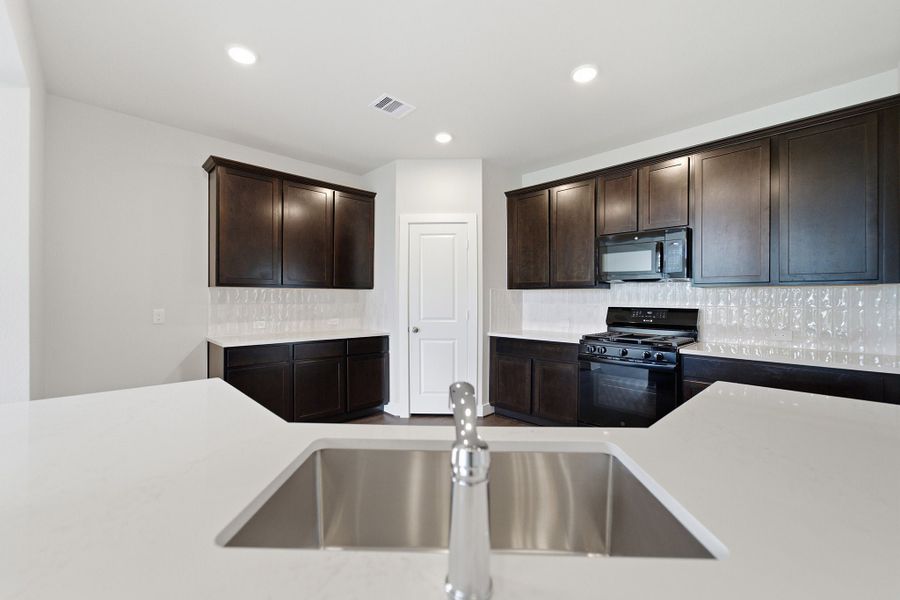 Furnished interior view inside a new home in Ashland, Angleton (Image 7).