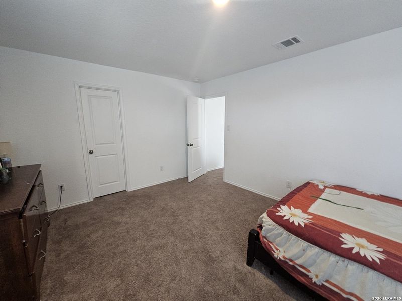 Furnished interior view inside a new home in , Seguin (Image 20).