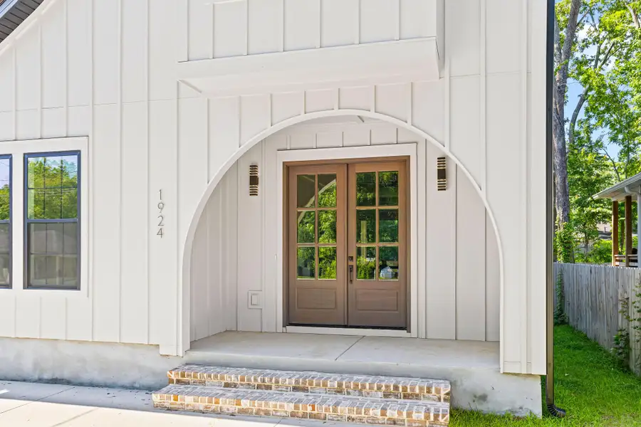 Exterior details and patio area of a home in , North Charleston (Image 3).