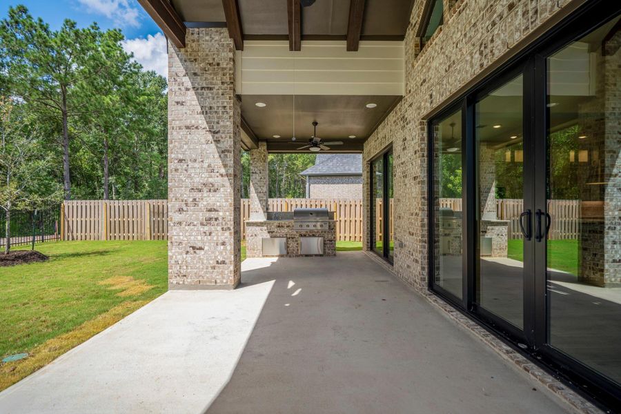 Exterior details and patio area of a home in Colton, Montgomery (Image 3).