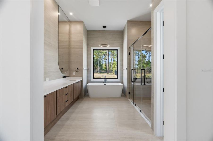 Furnished interior view inside a new home in , Montverde (Image 11).