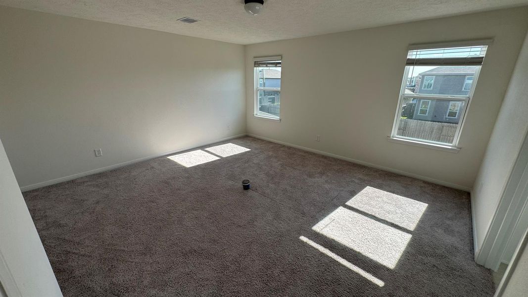 Spacious, unfurnished interior of a new home in , Houston (Image 14).