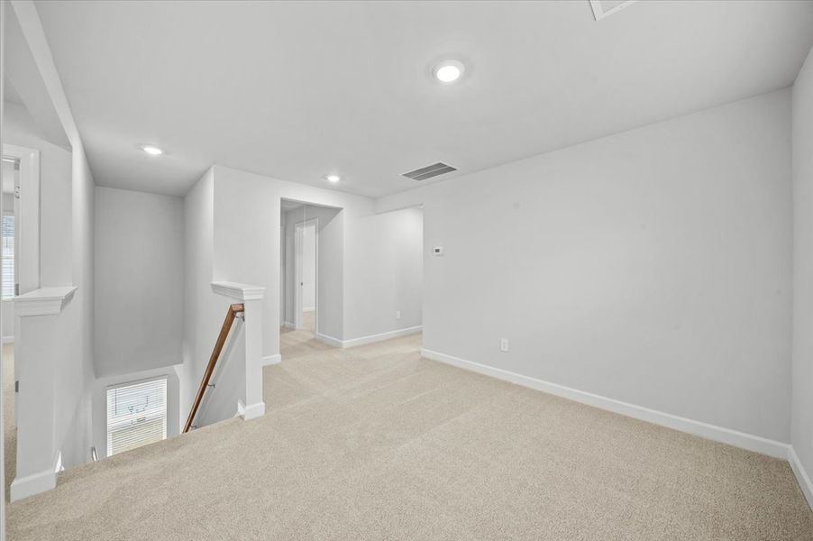 Spacious, unfurnished interior of a new home in Pleasant Brook, Greenville (Image 19).