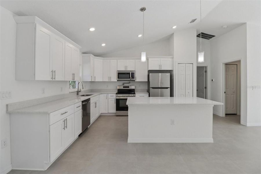 Furnished interior view inside a new home in , Ocklawaha (Image 9).