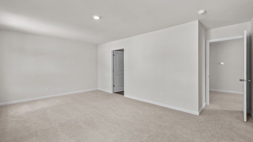 Spacious, unfurnished interior of a new home in Carter Ridge, Greenville (Image 21).