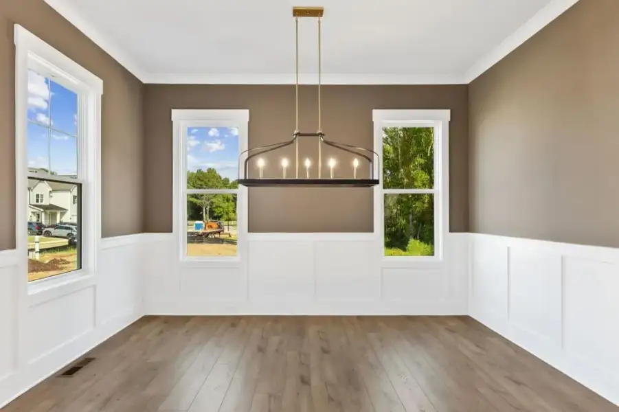 Spacious, unfurnished interior of a new home in Hillshire, Cumming (Image 26).