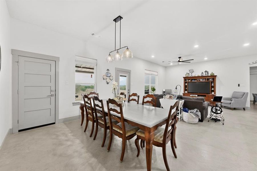 Furnished interior view inside a new home in , Whitewright (Image 12).
