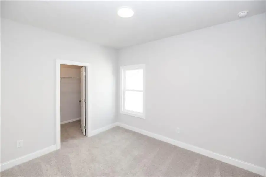 Spacious, unfurnished interior of a new home in Aberdeen, Hoschton (Image 63).