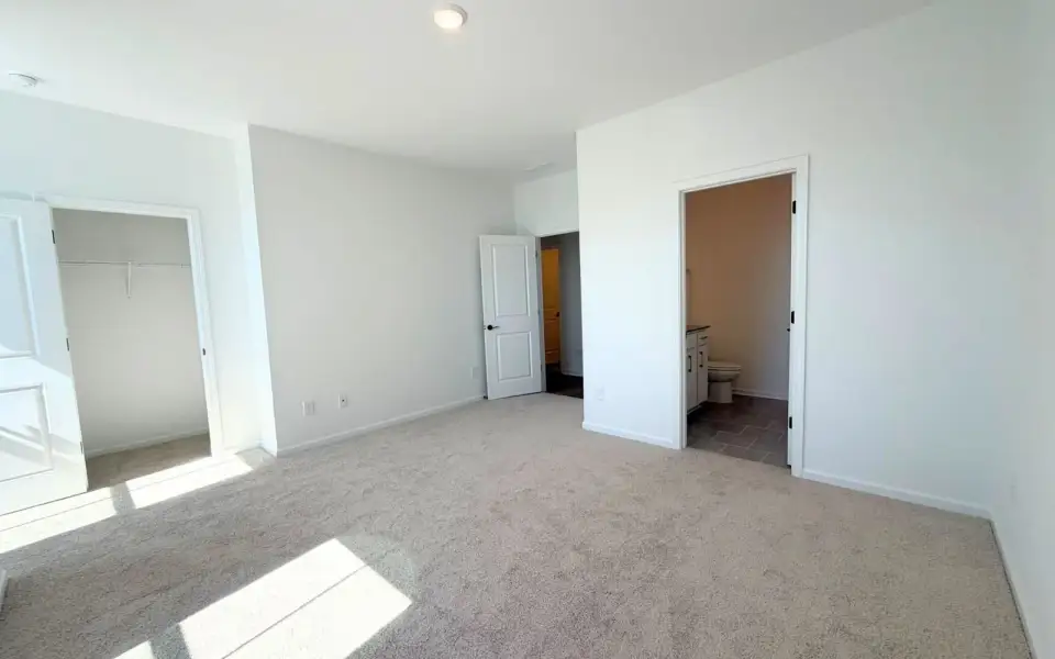 Spacious, unfurnished interior of a new home in Wendell Falls, Wendell (Image 18).