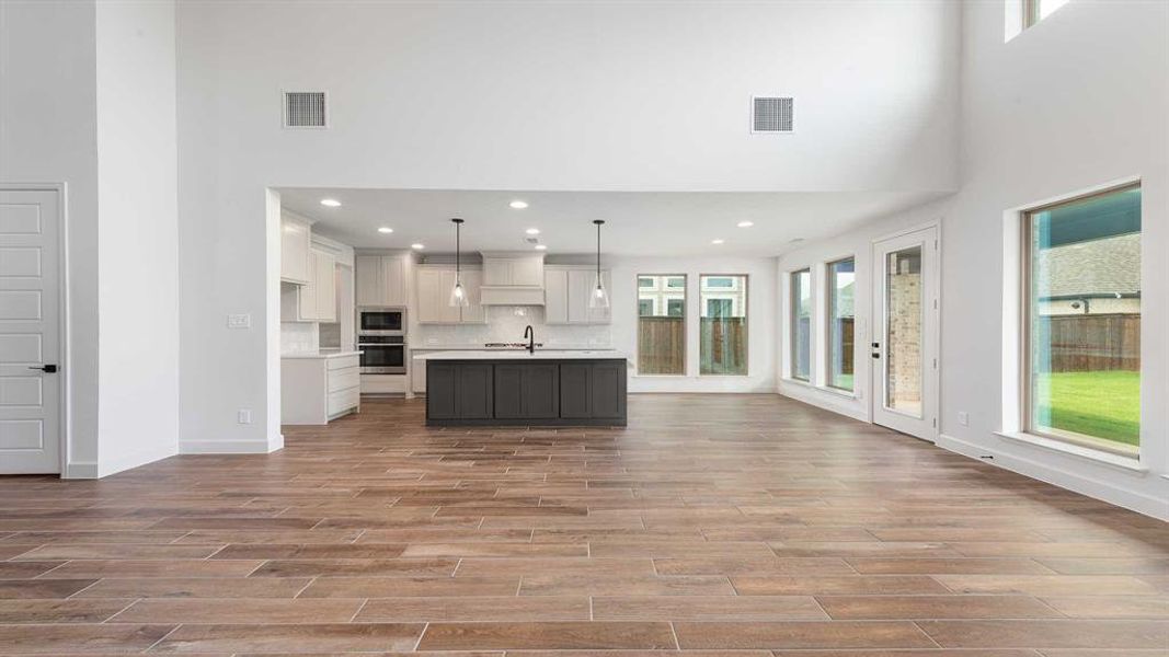 Spacious, unfurnished interior of a new home in The Lakes Of Somercrest 60', Midlothian (Image 14). Spacious, unfurnished interior of a new home in The Lakes Of Somercrest 60', Midlothian (Image 14).