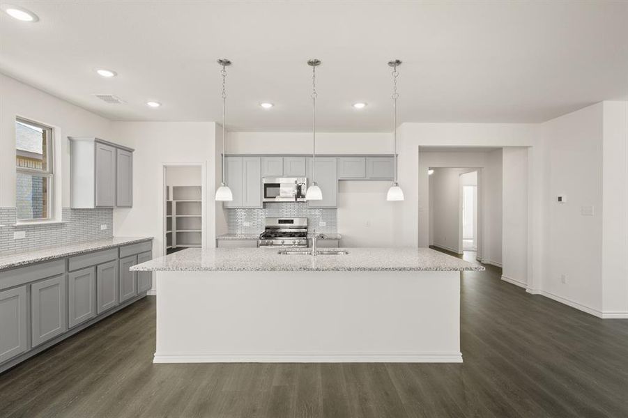 1906 Cheyenne- Kitchen-1973