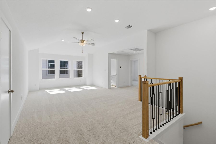 Spacious, unfurnished interior of a new home in Enclave at Cele, Pflugerville (Image 27).