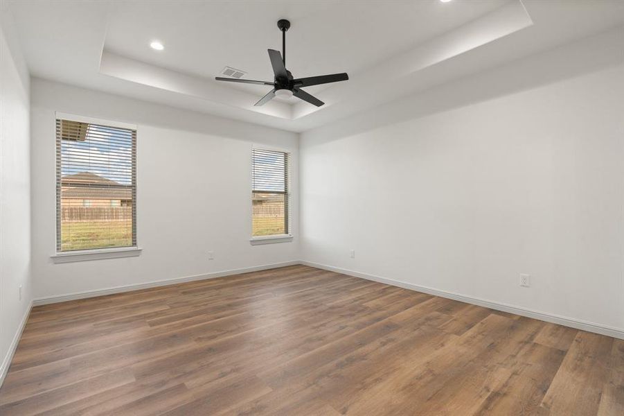 Spacious, unfurnished interior of a new home in , Cleburne (Image 24).