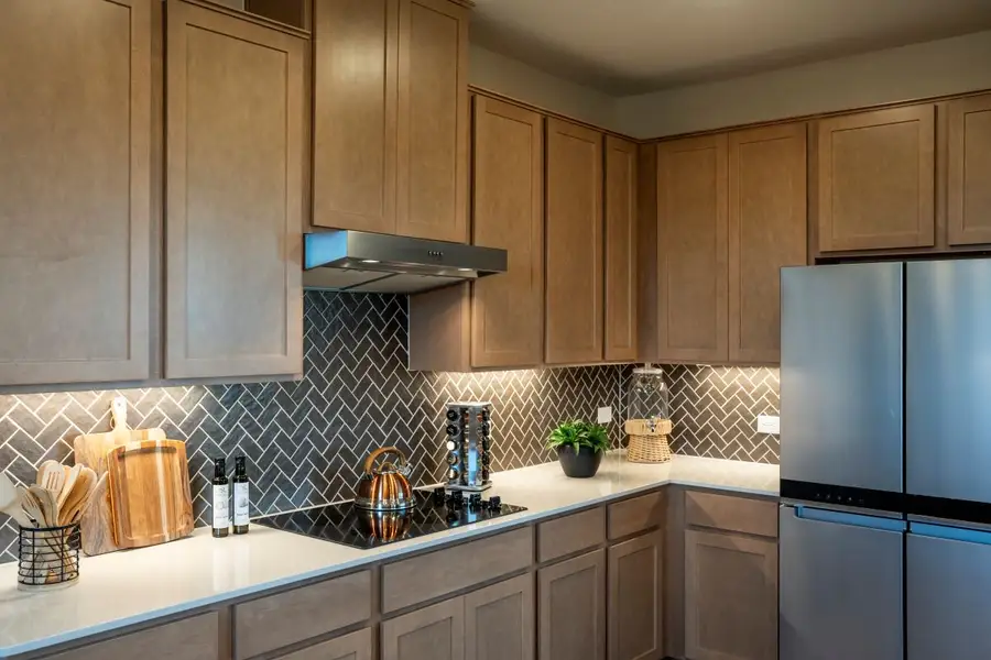 Kitchen tile backsplash