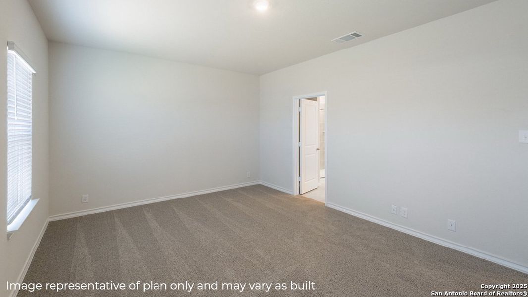 Spacious, unfurnished interior of a new home in Brookstone Creek, San Antonio (Image 18).