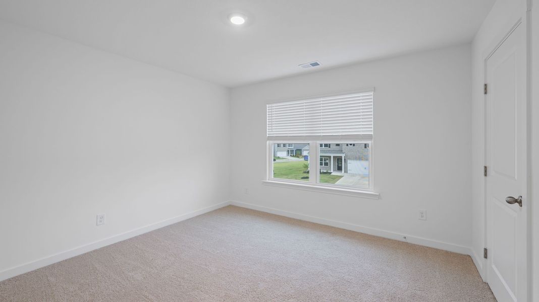 Spacious, unfurnished interior of a new home in Hillcrest Landing, McDonald (Image 31).