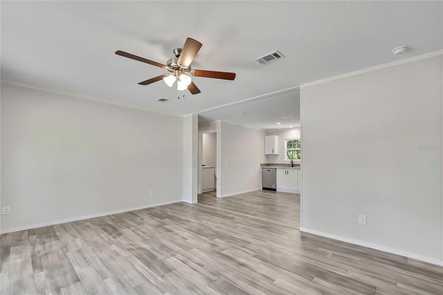 Spacious, unfurnished interior of a new home in , Hernando (Image 9).