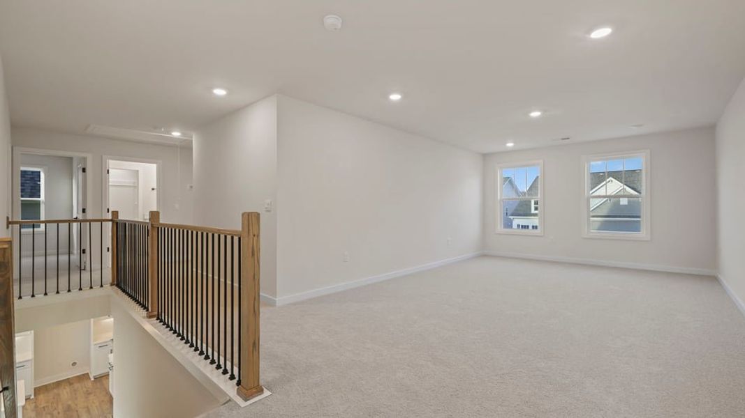 Spacious, unfurnished interior of a new home in Cottonwood Ridge, Piedmont (Image 28).