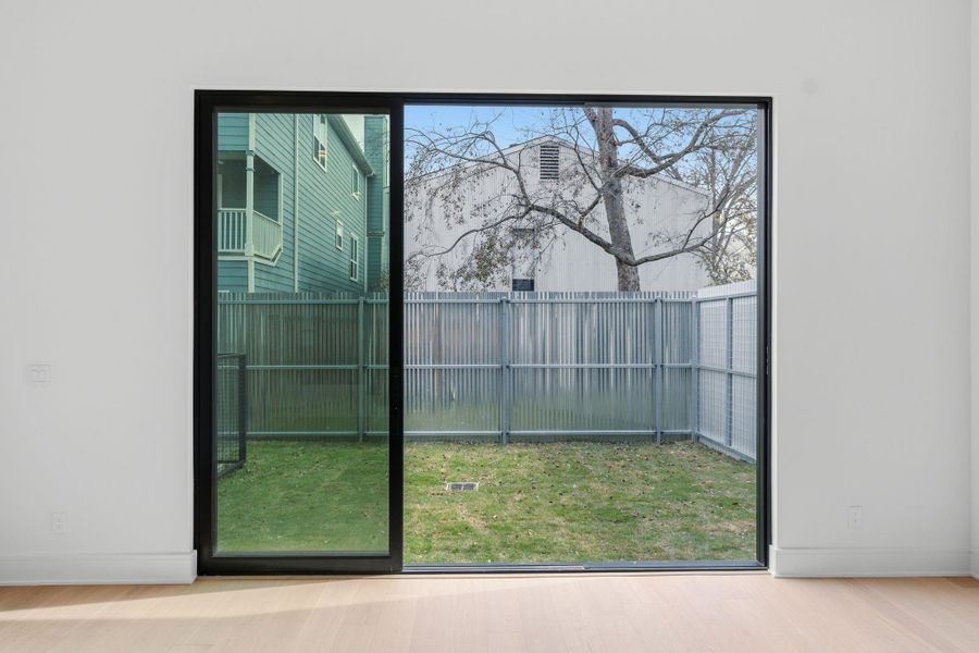 Deep back greenspace with privacy fencing.