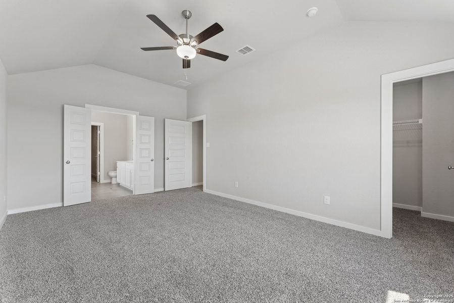 Spacious, unfurnished interior of a new home in Mesquite Ridge, San Antonio (Image 17). Spacious, unfurnished interior of a new home in Mesquite Ridge, San Antonio (Image 17).