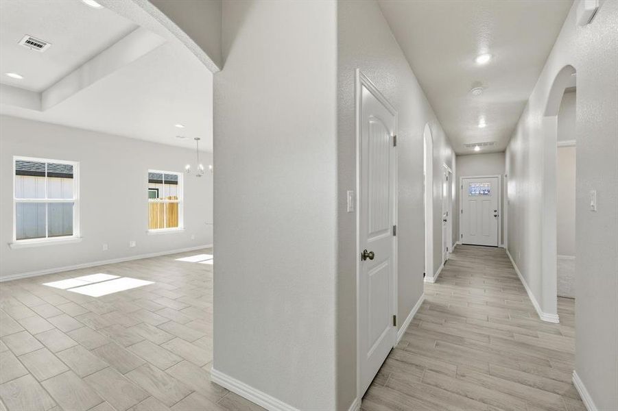 Spacious, unfurnished interior of a new home in , Bridgeport (Image 34).