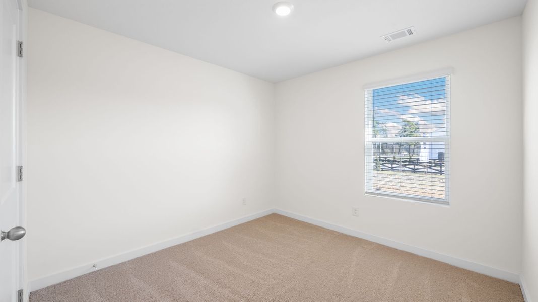 Spacious, unfurnished interior of a new home in Crescent Ridge, Niota (Image 12).