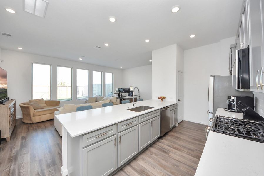 Furnished interior view inside a new home in Cross Creek Ranch, Fulshear (Image 31).