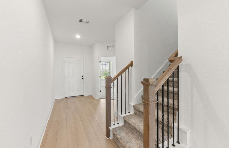 Spacious, unfurnished interior of a new home in Lagos, Manor (Image 15). Spacious, unfurnished interior of a new home in Lagos, Manor (Image 15).