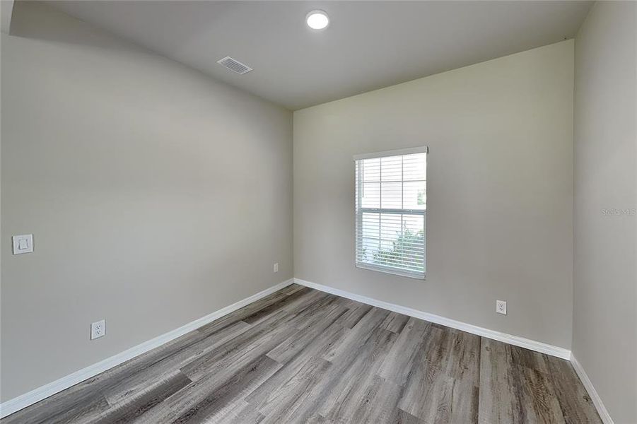 Spacious, unfurnished interior of a new home in , North Port (Image 7).