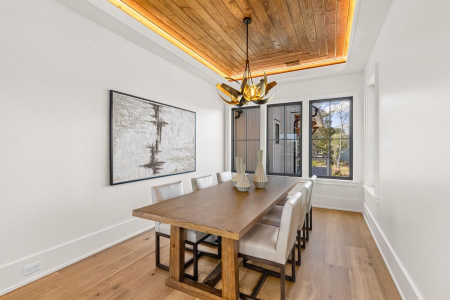 Furnished interior view inside a new home in , Charleston (Image 83).