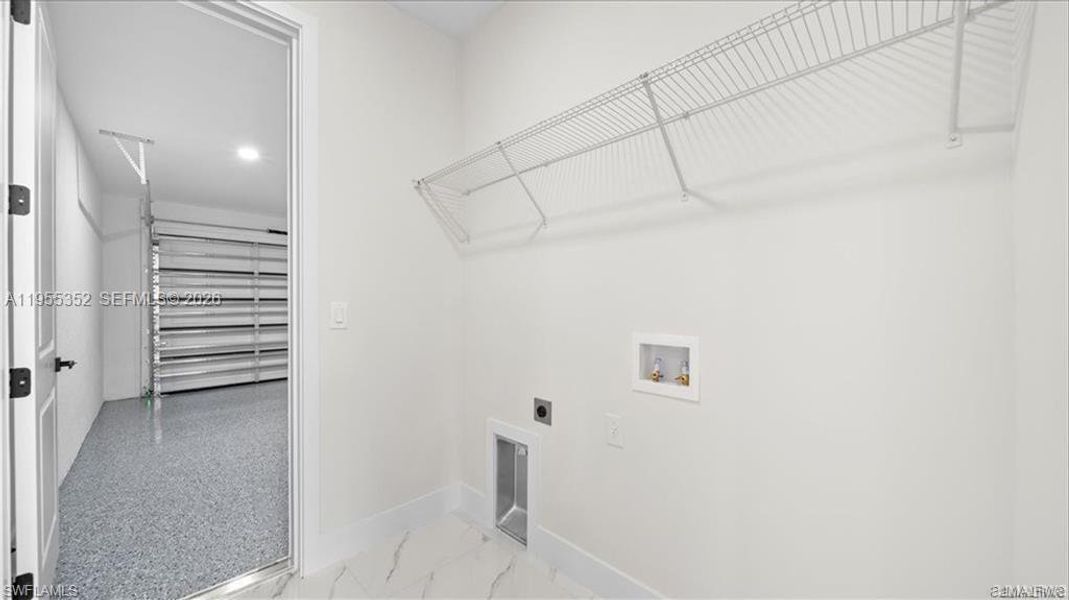 Spacious, unfurnished interior of a new home in , Lehigh Acres (Image 20).