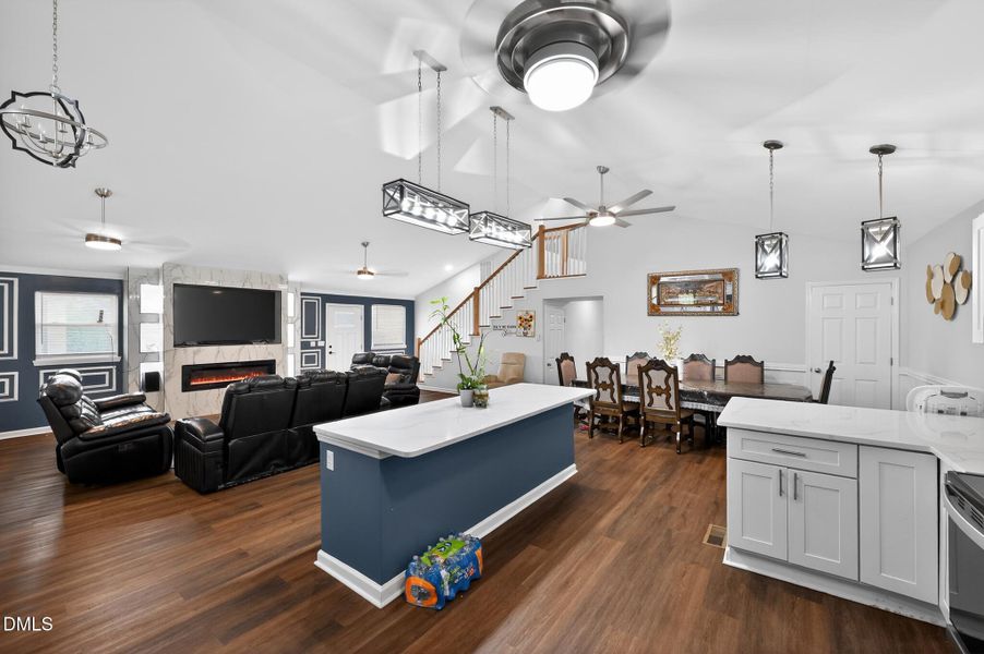 12_1696_James_Winston_Rd-Kitchen-7935