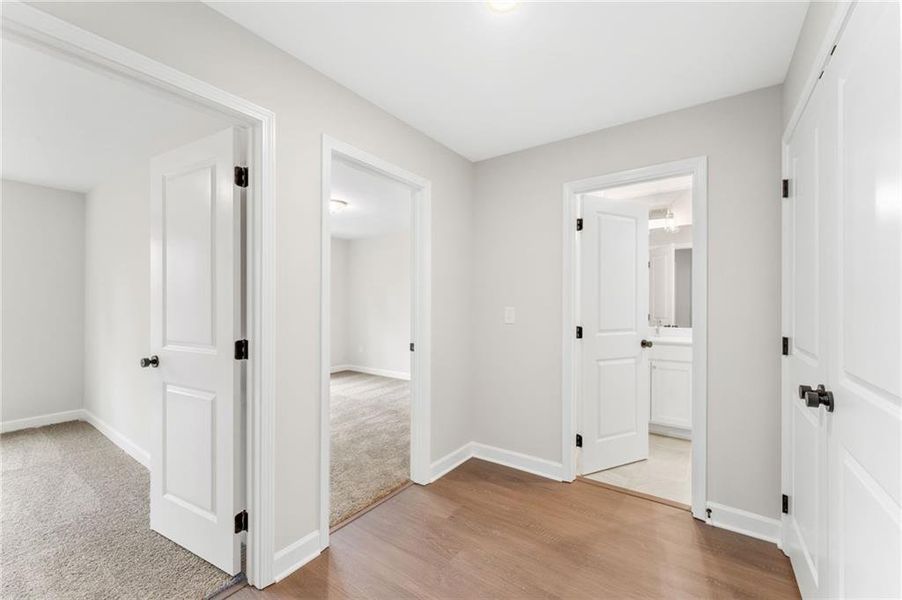 Spacious, unfurnished interior of a new home in Cherokee Township, Acworth (Image 26).