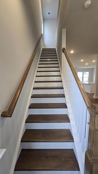 Spacious, unfurnished interior of a new home in , Summerville (Image 13).