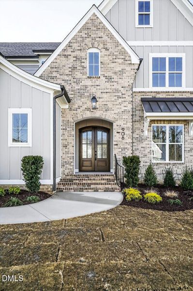 003-1280x960-front-porch