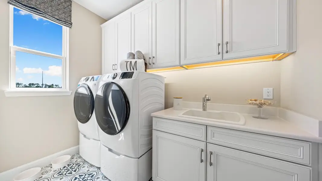 Representative furnished interior of a home built from the Bimini by Taylor Morrison in Victoria Lakes, Odessa (Image 26).